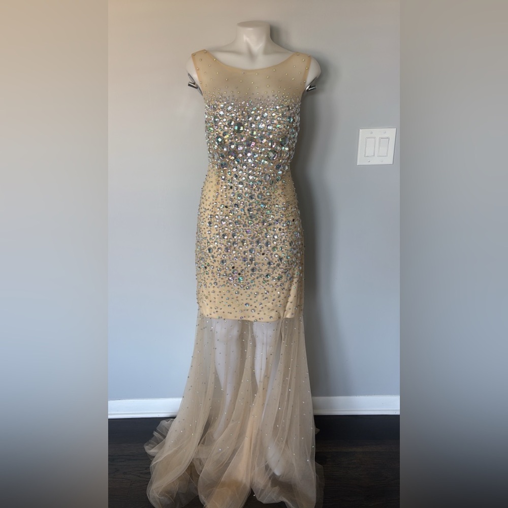 Elegant Crystal Embellished Wedding/Prom Dress
